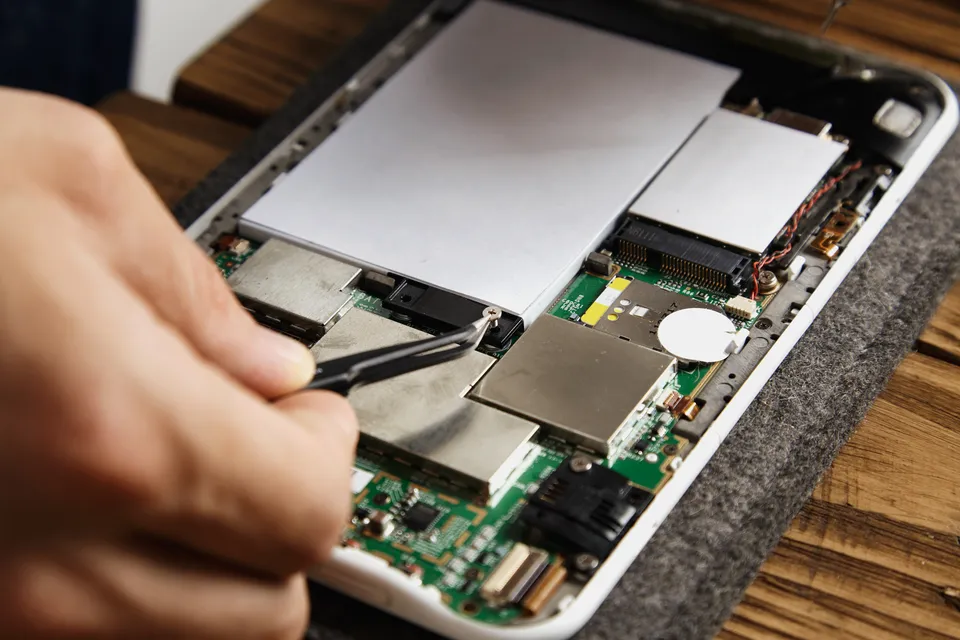 How to check the condition of your tablet battery